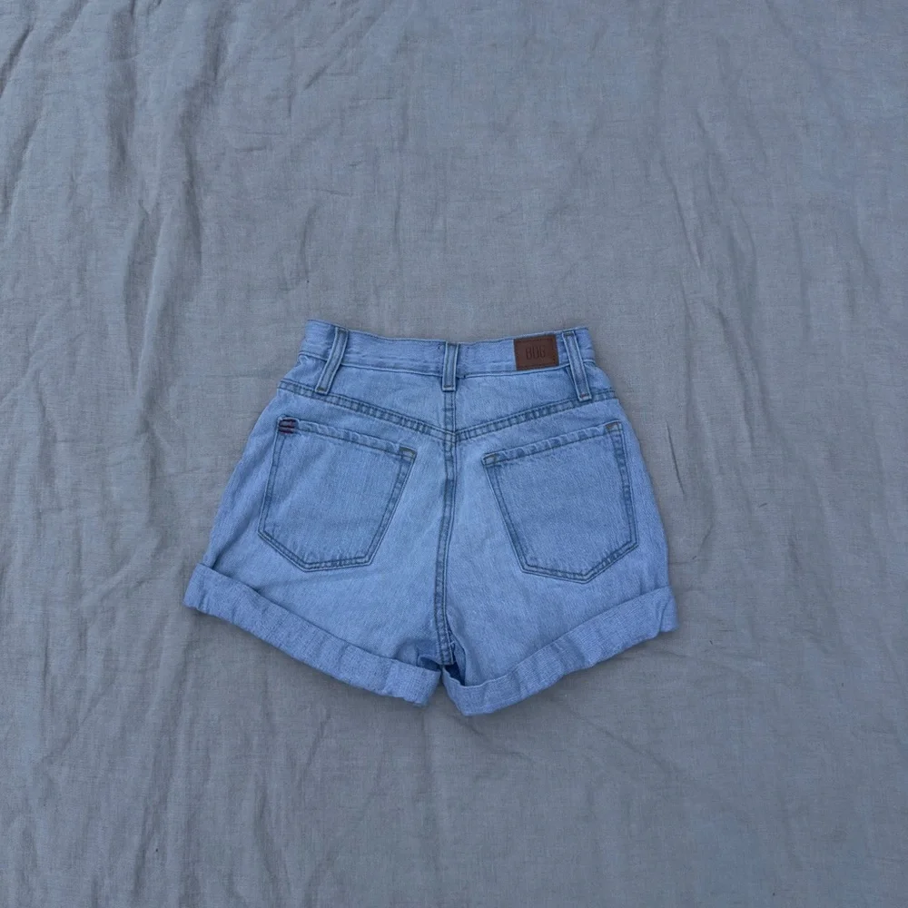 Urban Outfitters BDG Light Wash Denim Jean High Rise Short Shorts Size 24 - Picture 10 of 13